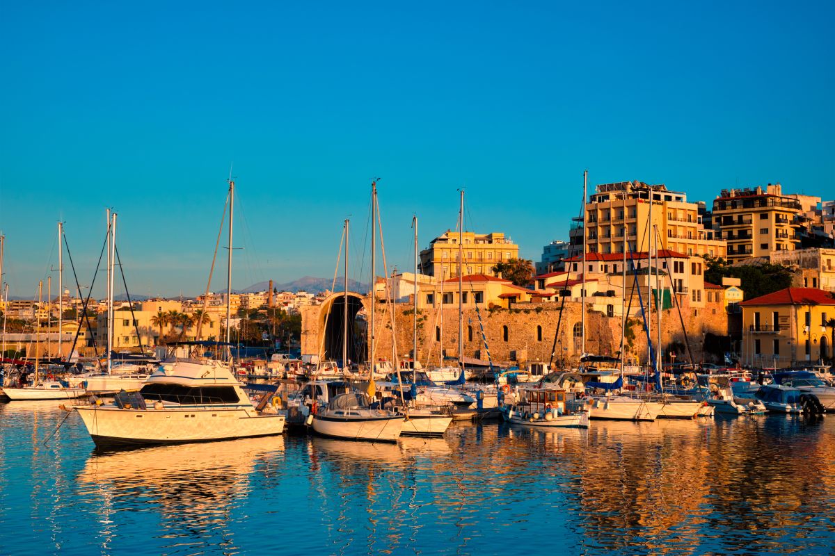Knossos & Heraklion Market Tour — Crete excursion with TouristLine